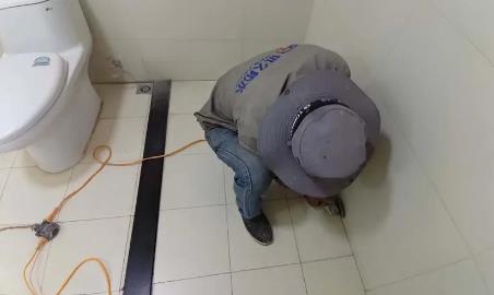 仁布卫生间补漏
